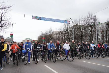 01.05.2026 Работники ОАО «Зенит» присоединились к яркой, шумной, многолюдной колонне велопробега. 