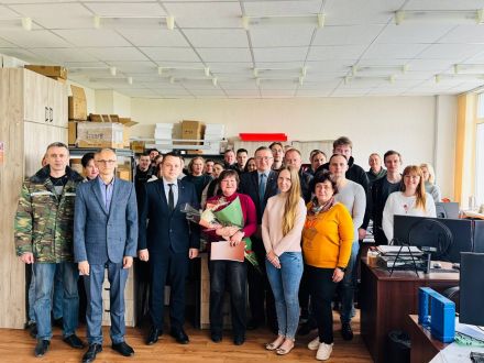 Сегодня, 12.05.2025 в нашем коллективе состоялось значимое и трогательное событие — мы провожали на пенсию Якушеву Инну Васильевну, начальника сектора ОГК. Сегодня, 12.05.2025 в нашем коллективе состоялось значимое и трогательное событие — мы провожали на пенсию Якушеву Инну Васильевну, начальника сектора ОГК.