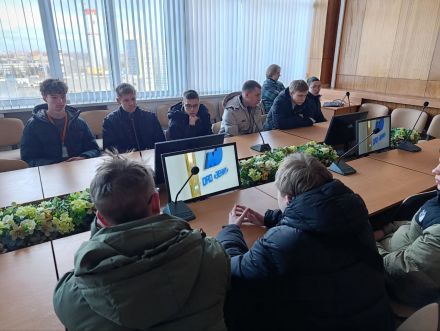 23.12.2025 к нам в гости в рамках профориентации пришли учащиеся УО "Могилёвский государственный электротехнический колледж"